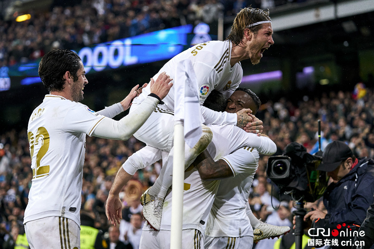 不仅强调了 不仅强调了