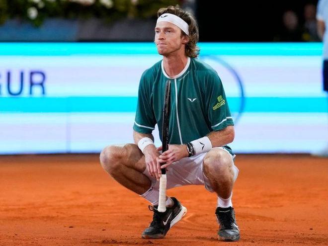 场上的稀世 场上的稀世